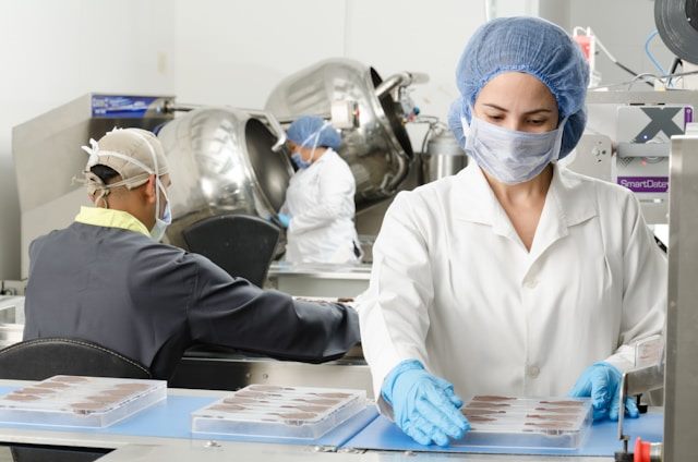 Industrial bioreactors used for cultivated meat production
